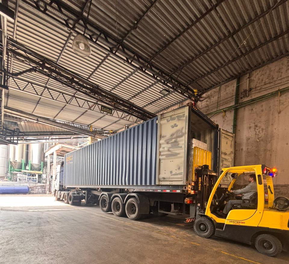 Cooperativa Vinícola Garibaldi embarca exportação para os EUA  Crédito: Emerson Brites